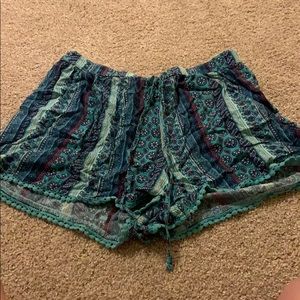 hollister pattern shorts